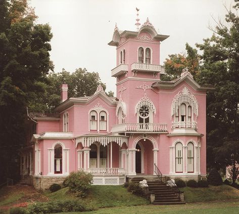 Pink Victorian House, Painted Lady House, Princes House, Victorian Homes Exterior, Storybook Homes, Pink Victorian, Victorian Style Homes, Pink Palace, Painted Ladies