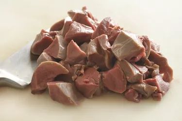 Pig Heart Recipe, Offal Recipes, Pig Heart, Soul Food Dinner, How To Cook Pork, Heart Food, How To Cook, Pork Recipes, Soul Food