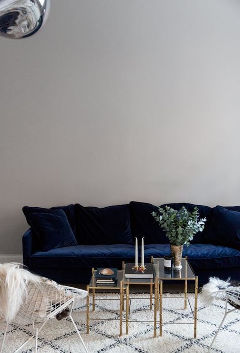 Living Room Trends for 2018 Navy Blue Velvet Sofa, Blue Velvet Couch, Blue Velvet Sofa, Velvet Furniture, Sofa Inspiration, Velvet Couch, Sofa Colors, Blue Sofa, Style Deco