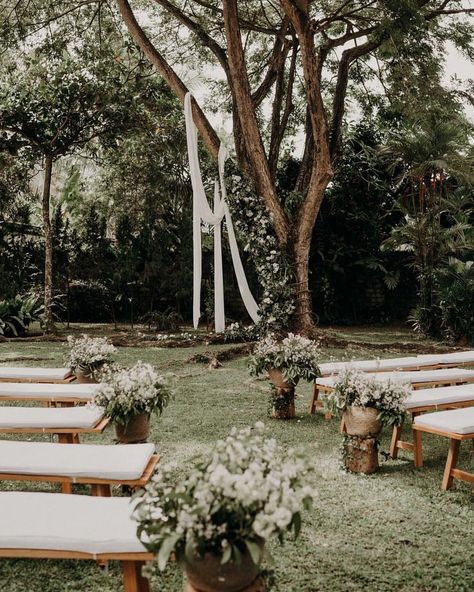 Dollar Tree Diy Wedding, Tree Wedding Ceremony, Wedding In Bali, Christmas Tree Pictures, Tree Inspiration, Wedding Tree, Under A Tree, Wedding Spot, Bali Wedding