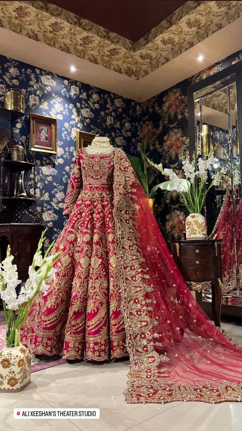 Barat Wedding Dress, Baraat Dress Pakistani Bridal Wear Red, Pakistani Barat Brides, Bridal Dress For Barat, Barat Bridal Dress, Red Bridal Lehenga Pakistani, Barat Dresses, Latest Bridal Lehenga Designs, Baju Kahwin