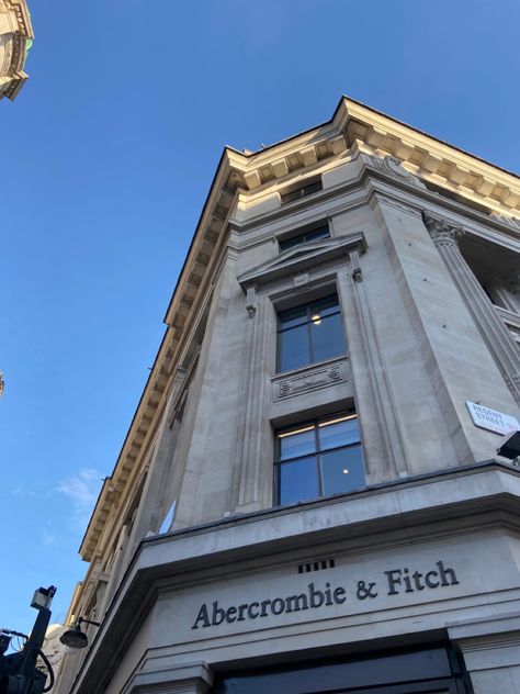 Abercrombie Fitch Aesthetic, Abercrombie And Fitch Aesthetic, Abercrombie And Fitch Store, Abercrombie Aesthetic, 2016 Aesthetic, Vintage London Photography, Aesthetic Architecture, Abercrombie (women), London Street Style