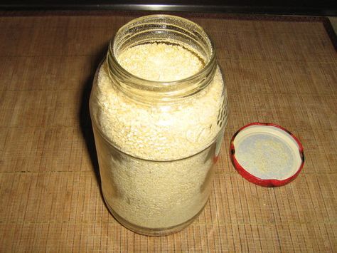 Picture of Homemade Yeast- Make your own and save $$$ Homemade Yeast, Yeast Packet, Homemade Dry Mixes, Yeast Starter, Homemade Seasonings, Dehydrated Food, Canning Recipes, Dry Yeast, Baking Tips