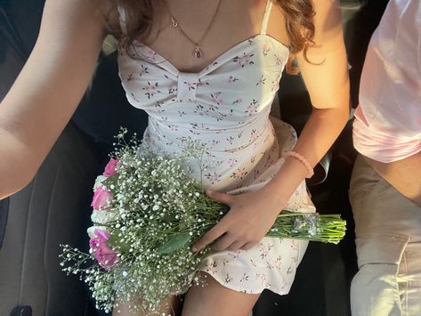 Feminine Pink Aesthetic, Flower Dress Aesthetic, A Bouquet Of Flowers, Foto Ideas Instagram, Bouquet Of Flowers, Camp Half Blood, Just Girl Things, Soft Girl, Girly Girl