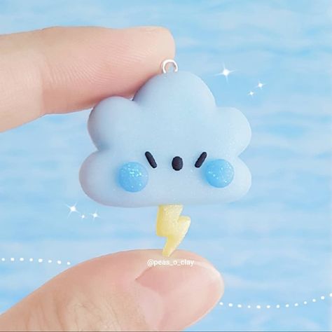 🌿🌸polymer clay // kawaii art🌸🌿 on Instagram: “#inktivity2020 day 13: brewing⁣⁣ ⁣⁣ Hello hello! :D Today I have a little angry storm cloud. 🌝🌩⁣⁣ ⁣⁣ It's kinda a play on words "a storm is…” Cloud Clay Art, Clay Creations Ideas, Blue Clay Ideas, Polymer Clay Cloud, Cloud Clay, Clay Cloud, Easy Clay Sculptures, Clay Kawaii, Kawaii Cloud