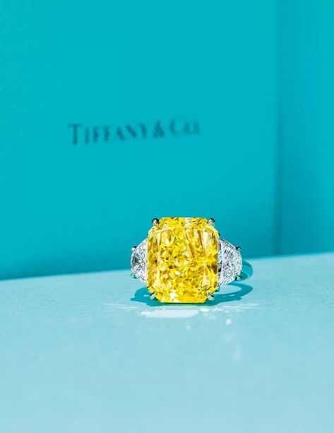 Yellow Diamond Engagement Ring Tiffany, Tiffany And Co Yellow Diamond Ring, Tiffany Yellow Diamond Ring, Tiffany And Co Ring, Tiffany Engagement Ring, Yellow Diamond Ring, Yellow Diamond Engagement Ring, Luxurious Lifestyle, Yellow Diamond Rings