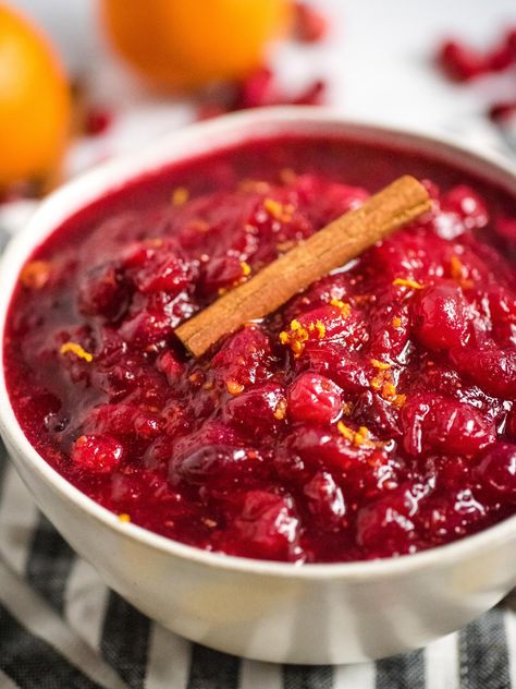 Instant Pot Orange Cranberry Sauce is a fresh twist on a classic Thanksgiving side dish. Quick and easy cranberry sauce made in your Instant Pot that cooks in 2 minutes. Cranberry Sauce Instant Pot, Cranberry Sauce With Apples, Carrots Cookies, Cranberry Orange Relish Recipes, Cranberry Apple Sauce, Best Cranberry Sauce, Easy Cranberry Sauce, Cranberry Orange Sauce, Recipe Instant Pot