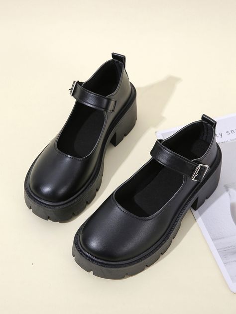 Nice Shoes For School, Mary Jane School Shoes, Mary Jeans Shoes, Merry Jane Shoes, School Shoes Aesthetic, Shuffle Cutouts, Black Mary Janes, Black Preppy, Black Mary Jane Shoes