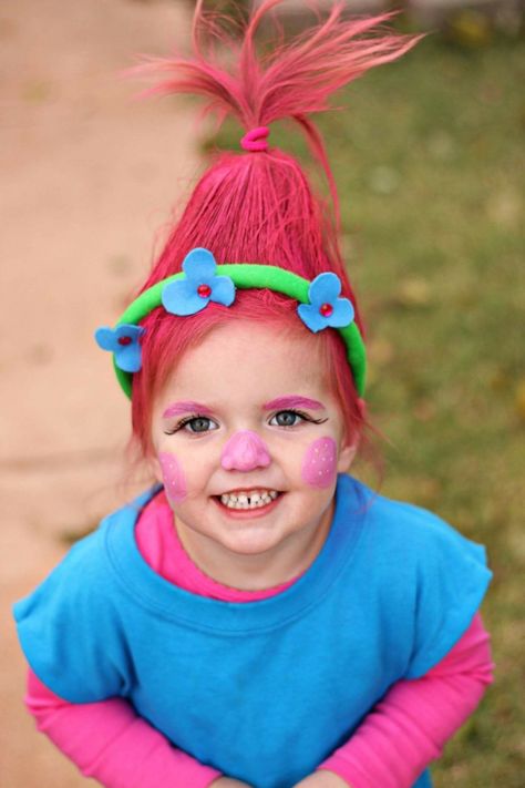 Diy Halloween Face Paint, Diy Halloween Face, Troll Hair Diy, Halloween Face Paint, Poppy Trolls, Troll Costume, Hair Color Spray, Princess Poppy, Wacky Hair Days