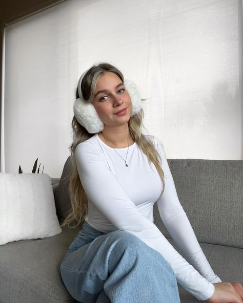 White long sleeve tops are a must for the upcoming transitional weather. ❄️🌱 Outfit links on my LTK #whitetop #earmuffs #winteroutfitideas #whitelongsleeve #cuteclothes White Long Sleeve Tops, Outfit Links, White Long Sleeve Top, Earmuffs, White Long Sleeve, White Tops, Winter Outfits, Long Sleeve Tops, Sleeve Top