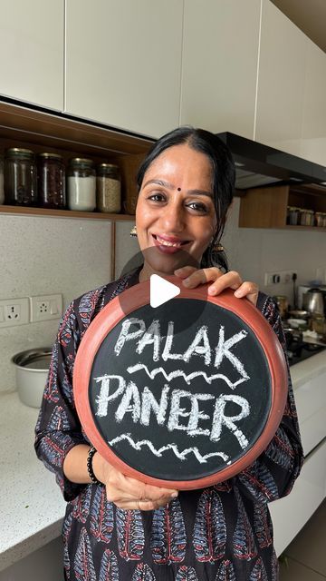 Uma Raghuraman on Instagram: "Palak Paneer needs no introduction. It finds a place in all the Indian Restaurant menus across the globe. Infact it is among the top 5 most loved dishes to have along with Phulkas, Chapatti or Naan.

Palak tastes best when it is not overcooked and blended with mild spices. The cottage cheese can be cubed and added just like that in the gravy or can be lightly tossed in oil/ghee and then added. 

To retain the soft succulent texture of the Cottage Cheese, always use fresh Paneer. Also you can  cube and soak the Paneer in warm water for 15-20 minutes before you add them in the palak gravy. Save and try this easy recipe . You are sure to receive loads of compliments. And you are sure to make it more than once👍🏻👍🏻 
#palakpaneer #masterchefmomrecipes" Easy Palak Paneer Recipe, Palak Paneer Recipes Indian, Palak Recipes Indian, Paneer Recipe Video, Palak Paneer Recipe, Beginner Full Body Workout, Indian Cooking Recipes, Vegan Curry, Paneer Recipes