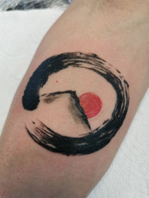 #Enso #Mountain #tattooenzo #mountaintattoo #abstractiontattoo Enso Tattoo Men, Chan Tattoo, Finnish Tattoo, Enso Tattoo, Tattoo Japan, Enso Rings, Triangle Tattoos, Ring Tattoos, Mountain Tattoo