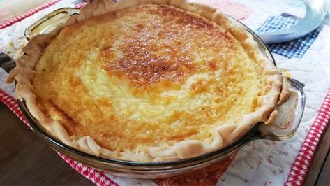 Buttermilk Pie Paula Deen, Buttermilk Pie Recipe Pioneer Woman, Buttermilk Pie Recipe, Southern Pies, Diy Joy, Buttermilk Pie, Southern Desserts, Easy Pie Recipes, Easy Pie