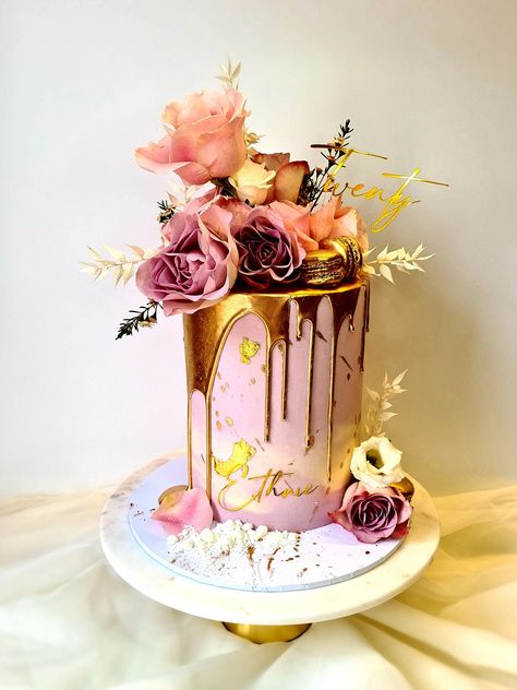 Classy Birthday Cakes For Ladies, Show Stopper Cakes, Classy Birthday Cakes, Cake With Gold Accents, Birthday Cakes For Ladies, 30th Birthday Cakes, Cakes For Ladies, Classy Birthday, Showstopper Cakes