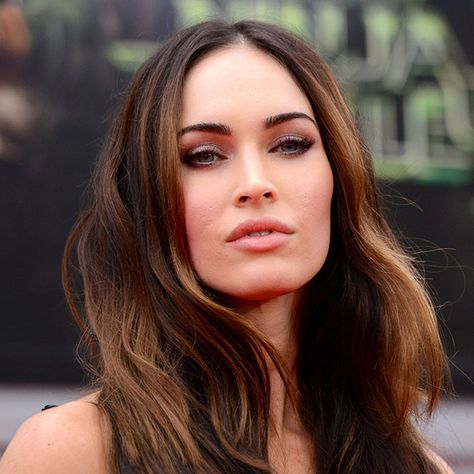 These Before And After Pics Of Megan Fox Are INSANE—What Did She Do To Her Face? Different Brown Hair Colors, Beautiful Brown Hair, Highlights For Dark Brown Hair, Pony Hairstyles, Olive Skin, Zooey Deschanel, Hazel Eyes, Megan Fox, Pale Skin