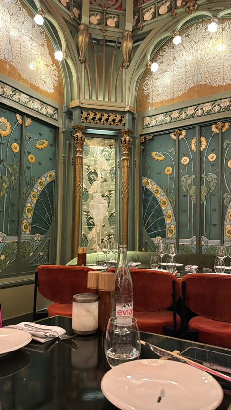 Art Nouveau Coffee Shop, Art Nouveau Dining Room, Art Nouveau Cafe, Belle Epoque Interior, Art Nouveau Kitchen Design, Art Nouveau Restaurant, Nouveau Interior Design, Art Nouveau Interior Design, Basement Speakeasy