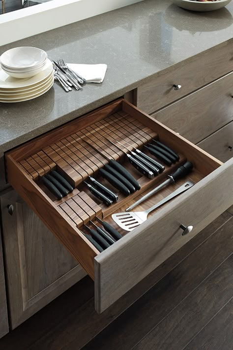 This Knife Drawer has specie matched interior fittings, ensuring your space exudes cohesive beauty. Cutlery Organization, Kitchen Knife Storage Ideas, Smart Kitchen Storage, Knife Drawer Organizer, Drawers Ideas, Omega Cabinetry, Kitchen Gadgets Organization, Deep Drawer Organization, Kitchen Drawer Dividers