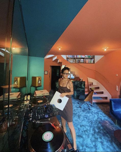 Berlin Home, House Music Dj, Peggy Gou, Sound Room, Home Studio Music, Girl House, Dream House Interior, Design Your Home, House Goals