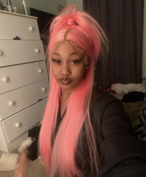 Black women Lace Front Wigs Pink, Light Pink Wig, Wigs Pink, Y2k Hairstyles, Wig Straight, Dyed Hair Inspiration, Pink Wig, Dope Hairstyles, Face Card