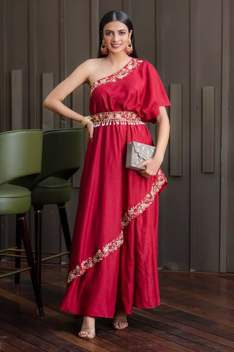 Luxury One-shoulder Sharara For Festive Occasions, Luxury One Shoulder Dress With Zari Work, Off Shoulder Traditional Dress, Western Cuts Dresses, Traditional Dress 1, Draping Fashion, Embroidered Belt, Indo Western Dress, One Shoulder Gown