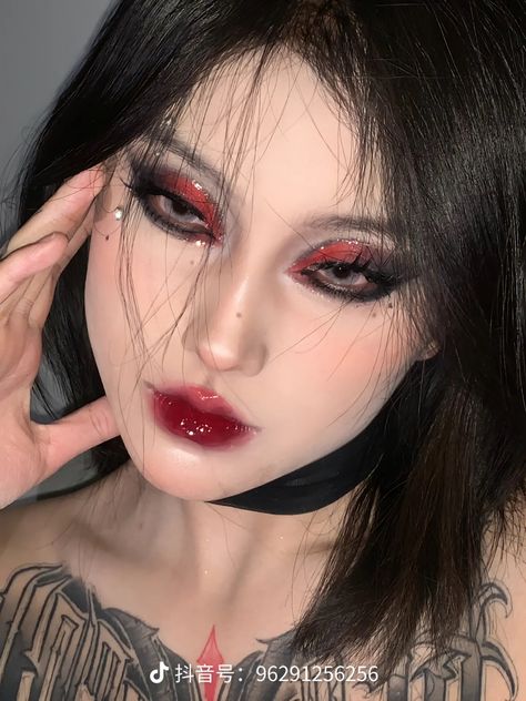 Dark Aegyo Makeup, Monolid Goth Makeup, Goth Korean Makeup, Red And Black Douyin Makeup, Red Black Eye Makeup, Dark Douyin Makeup, Red And Black Makeup, Maquillage Goth, Shimmery Makeup