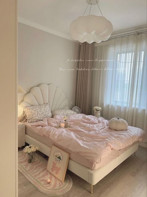 Girly Room, Redecorate Bedroom, Cozy Room Decor, Minimalist Room, Room Design Bedroom, Dream Room Inspiration, Room Makeover Bedroom, Room Makeover Inspiration, Cozy Room