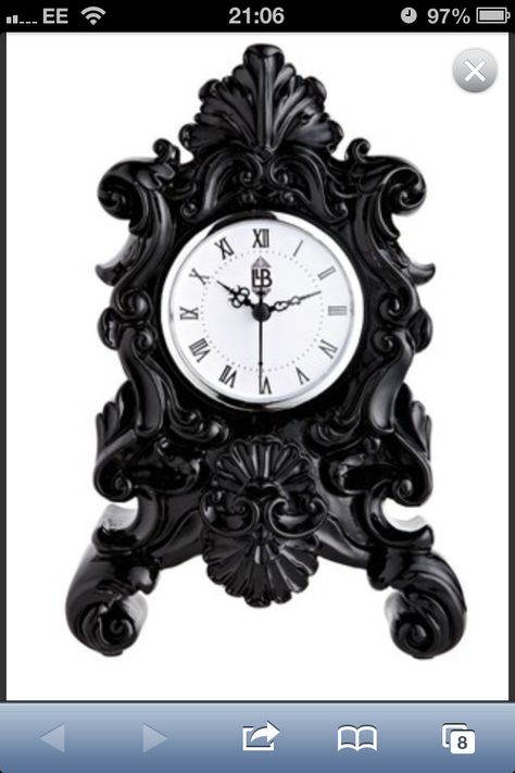 Gothic clock - black accessories Goth Houses, Gothic Room, Gothic Interior, Baroque Decor, Dark Home Decor, Goth Home, Goth Home Decor, Dark Home, Goth Decor