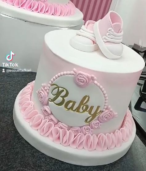 Mom To Be Cake, Baby Shower Nena, Mom To Be, Cake Designs Birthday, Cake Toppings, Baby Cake, Shower Cakes, Kids Cake, Celebration Cakes