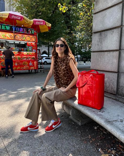 Leandra Medine Cohen | Fall color palette is sorted, tysm #sezanelovers #ad | Instagram Leandra Medine Style, Aerin Lauder, Leandra Medine, Fall Color Palette, Fall Color, Style Design, Creative Director, Minimalist Fashion, Fall Colors