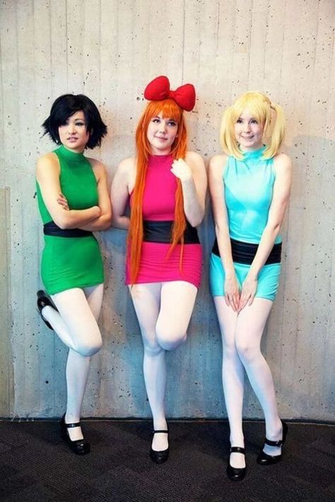 Fantasias para Halloween fáceis de fazer que podem ser usadas tanto no dia das Bruxas quanto no Carnaval do Brasil. #halloween #diadasbruxas #carnaval #costumes #fantasias 3 People Costumes, Powerpuff Kızları, Best Group Halloween Costumes, 2015 Halloween Costumes, 90s Halloween Costumes, Friend Costumes, Trio Halloween Costumes, Best Friend Halloween Costumes, 90s Halloween