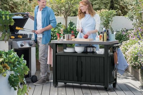 Keeping up with the Trends: Timber DIY Trolleys Indoor Tiki Bar, Bbq Storage, Diy Tiki Bar, Tiki Decorations, Tiki Bar Ideas, Bar Serving Cart, Grill Cart, Bbq Table, Metal Grill