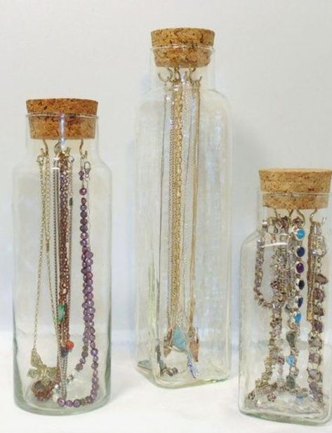 Diy Jewelry Display, Astuces Diy, Jewelry Organizer Diy, Jewellery Storage, Diy Organization, Jewelry Packaging, Jewellery Display, Jewelry Organization, Diy Art