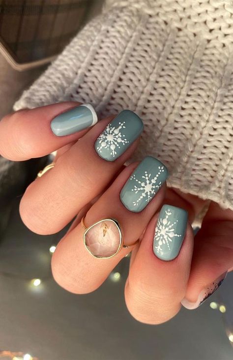 Overlay Ideas, Nail Art Noel, Gel Overlay, Winter Nails Acrylic, Nail Colors Winter, Easy Nails, Christmas Gel Nails, Snowflake Nails, Christmas Nails Acrylic