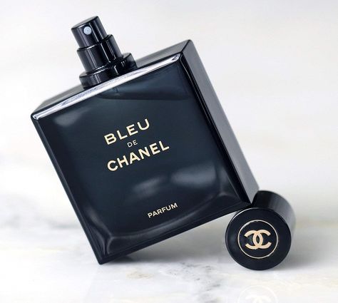 There are so many fragrances out there, it can be difficult to make the right choice. Not anymore! Click here to discover some sexy men's colognes. Chanel Fragrance, Summer Perfume, Fragrance Cologne, Signature Scent, Mens Cologne, Perfume Collection, Mens Fragrance, Coco Chanel, Fashion Makeup