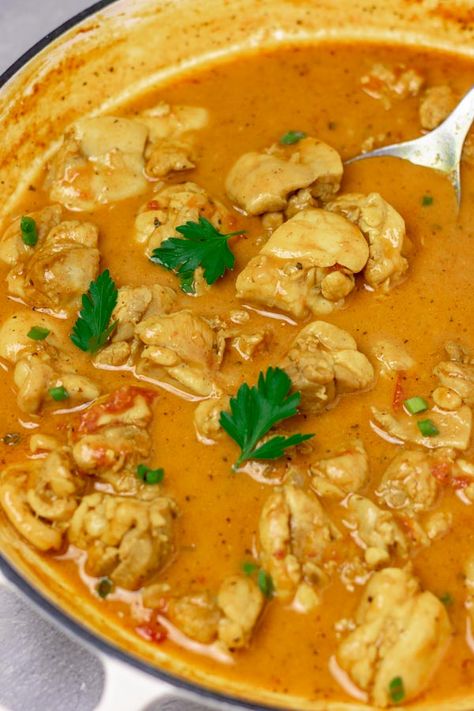 Easy Coconut Chicken Curry Recipe Easy Coconut Chicken, Coconut Chicken Curry Recipe, Coconut Chicken Curry, Caribbean Chicken, Chicken Stock Recipe, Asian Dish, Cooking Basmati Rice, Chicken Curry Recipe, Homemade Chicken Stock