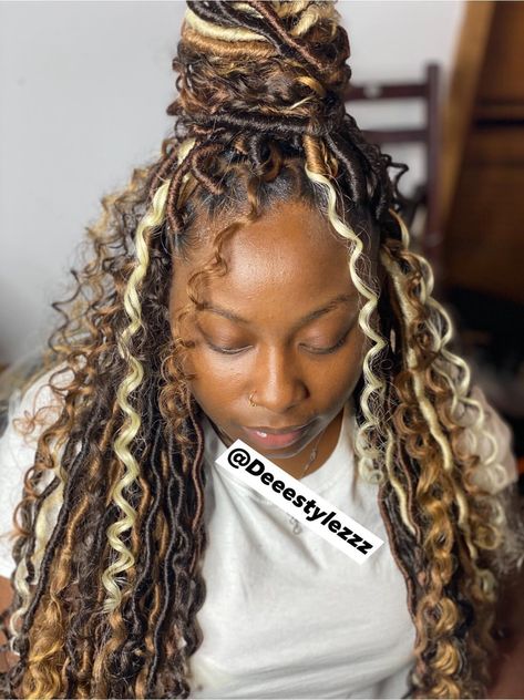 Blonde Bohemian Locs, Cute Adult Hairstyles, Braids Hairstyles With Cornrows, Boho Soft Locs Black Women, Box Faux Locs, Hairstyles With Cornrows, Goddess Boho Braids, Bohemian Soft Locs, Individuals Braids