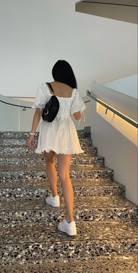 Night Market Outfit Summer, City Tour Outfit Summer, Museum Date Outfit Summer, Night Market Outfit, White Midi Skirt Outfit Aesthetic, Museum Day Outfit, White Denim Skirt Outfit Aesthetic, Summer Museum Outfit, White Flowy Skirt Outfit Aesthetic