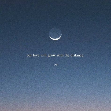 14.1k Likes, 232 Comments - evenfall (@evenfallpoetry) on Instagram: “We are miles apart, probably under the same sky thinking about each other. I know how it feels, the…” Same Sky Quotes, Distance Between Us, Under The Same Sky, Heart Full Of Love, The Distance Between Us, Sky Quotes, Sky Day, Miles Apart, Qoutes About Love