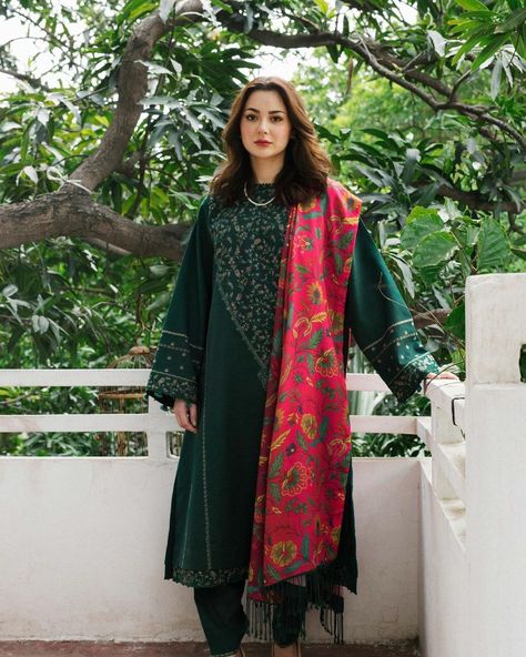 COCO by Zara Shahjahan (@cocobyzarashahjahan) • Instagram photos and videos Kashmiri Suits, Zara Shahjahan, Winter Suits, Pakistani Designer Suits, Pakistani Fancy Dresses, Salwar Kamiz, Simple Pakistani Dresses, Ladies Clothing, Indian Designer Outfits