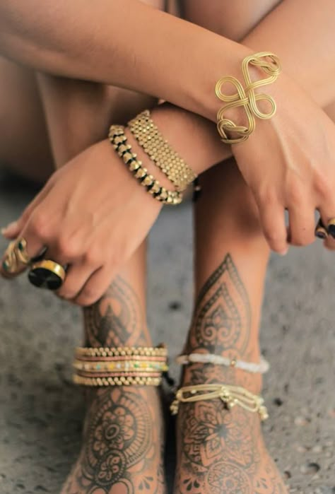 Mandala Foot Tattoo, Paisley Tattoo, Cute Foot Tattoos, Ankle Tat, Mandala Tattoo Sleeve, Anklet Tattoos, Leg Tattoos Women, Foot Tattoo, Henna Tattoo Designs