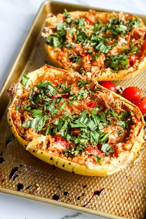 Baked Feta Spaghetti Squash (Low Carb Recipe) Feta Spaghetti Squash, Baked Squash Recipes, Feta Spaghetti, Baked Spagetti, Healthy Meal Prepping, Fresh Basil Recipes, Spaghetti Squash Recipes Healthy, Keto Taco Salad, Veggie Meal