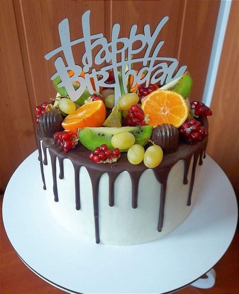 Cake Buah, Cake Decorated With Fruit, Chocolate Mocha Cake, Chocolate Ice Cream Cake, Fruit Cake Design, Mango Chocolate, Fresh Fruit Cake, Lemon Layer Cakes, Fruit Platter Designs