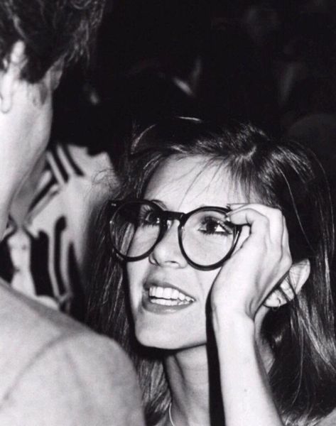 Diane Doniol-Valcroze on Twitter: "Carrie Fisher trying on Harrison Ford's glasses. 1983… " Image Girly, Peter Weller, Woman With Glasses, Carrie Fisher, Harrison Ford, Star Wars Party, Wearing Glasses, Princess Leia, Famous Faces