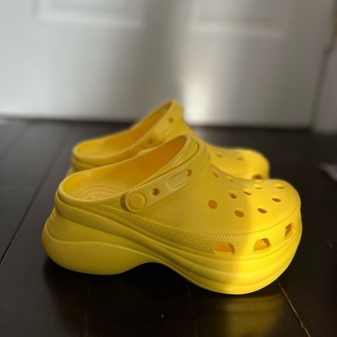 Crocs Yellow Bae Clogs Bae Clogs, Crocs Shoes, Ankle Straps, Clogs, Yellow, Plus Outfits, Vintage Fashion Trends, Jewelry Designer, Jewelry Watches