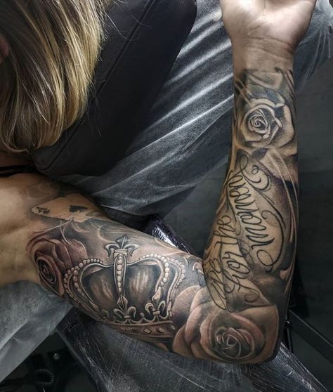 Queen Sleeve Tattoos For Women, Shoulder Top Tattoos For Women, Realism Sleeve Tattoo Women, Crown Tattoo Sleeve, Badass Sleeve Tattoos For Women, Thug Tattoos For Women Sleeve, Womans Sleeve Tattoo Ideas, Realism Tattoo Sleeve Women, Best Sleeve Tattoos For Women Beautiful