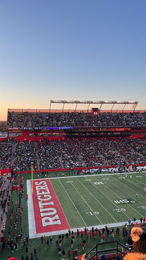 Rutgers Game Day, Football College Aesthetic, Us College Aesthetic, Usa College Aesthetic, Rutgers University Aesthetic, American University Aesthetic, Rutgers Aesthetic, Quarterback Aesthetic, American College Aesthetic