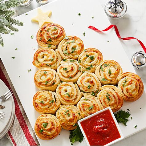 Garlic Bread Spread, Xmas Appetizers, Christmas Tree Bread, Charcuterie Party, Garlic Knots Recipe, Christmas Tree Food, Garlic Rolls, Garlic Knots, Stonewall Kitchen