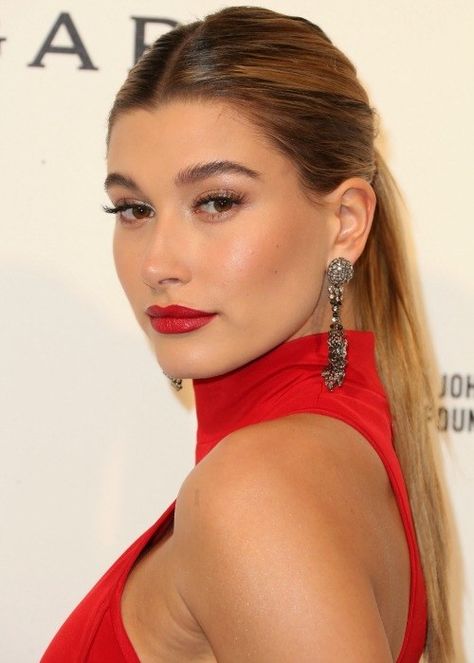 The One Drugstore Foundation Hailey Baldwin Loves Hailey Baldwin Hair, Celebrities Makeup, Hailey Style, Hailey Baldwin Style, Viewing Party, Oscar Party, Penteado Cabelo Curto, Hailey Baldwin, Hollywood California