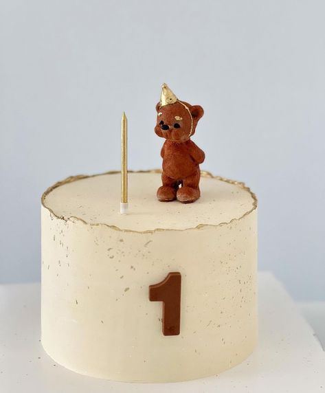 Minimalist 1st Birthday Cake, My Beary First Birthday Cake, Teddy Cake Birthday, Beary First Birthday Smash Cake, Birthday Cake One Year Old Boy, 1year Birthday Cake, Birthday Cake Baby Boy 1year, Smash Cake Boy First Birthday, Birthday Cake Boys 1st