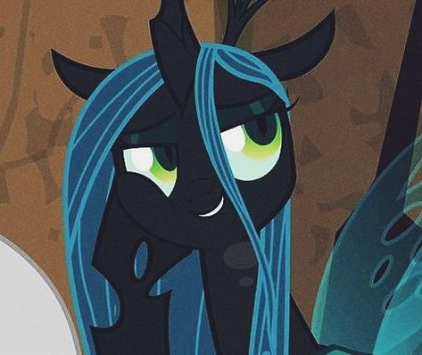 Mlp Queen Chrysalis Icon, Queen Chrysalis Aesthetic, Chrysalis Mlp, Mlp Chrysalis, Pumpkin Suit, Queen Chrysalis, Mlp Characters, Princess Luna, Mlp Pony